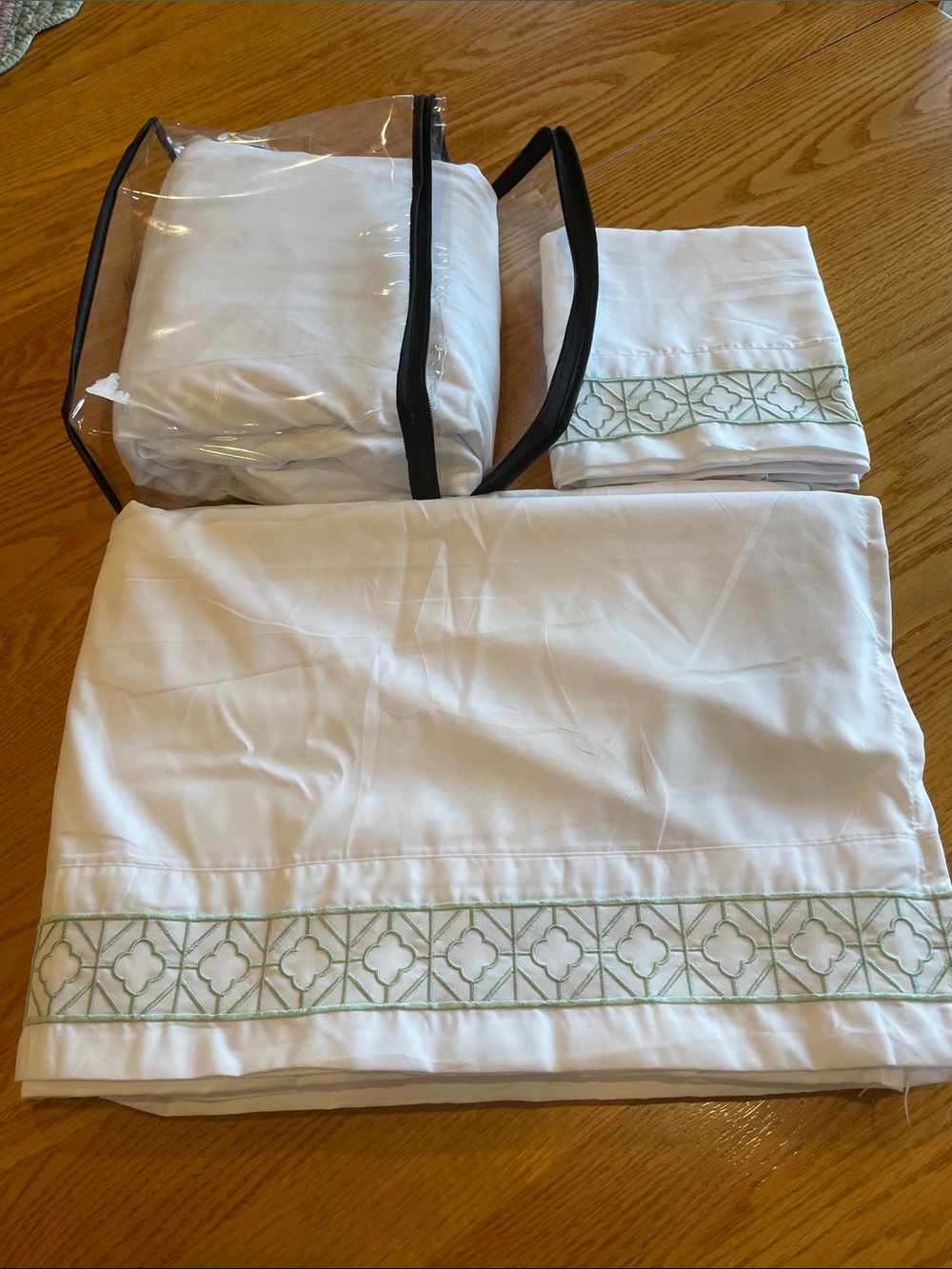 White King Sheet Set with Green Embroidered Border